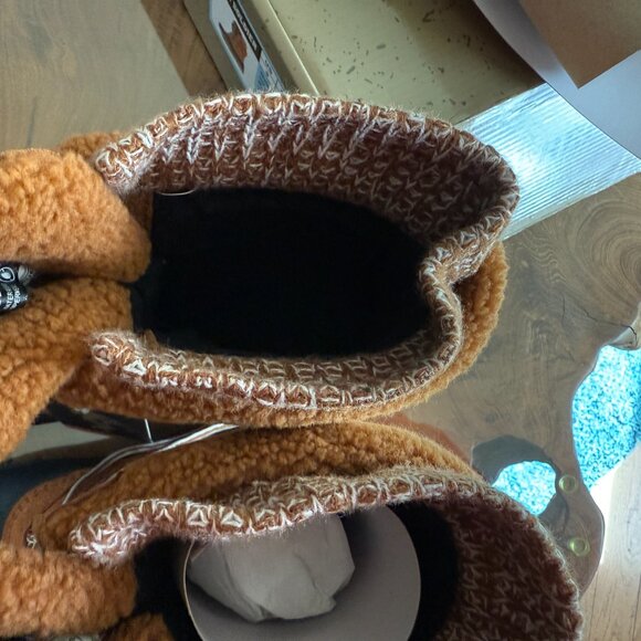 Never Worn FREE SOLDIER Tan Winter boots women's Size 9 - Picture 4 of 14